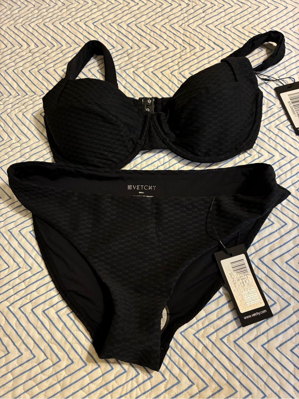 NWT & Liner — Vetchy Black Textured Underwire Bikini Set with Supportive Top
